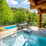 Log House The River Pearl *