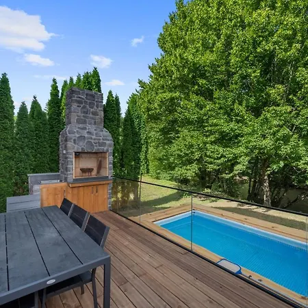 Log House The River Pearl *