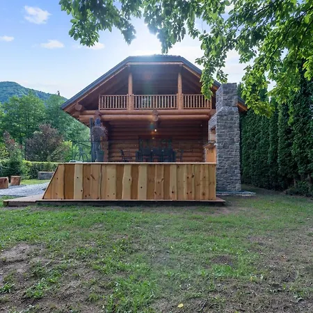 Log House The River Pearl Vila