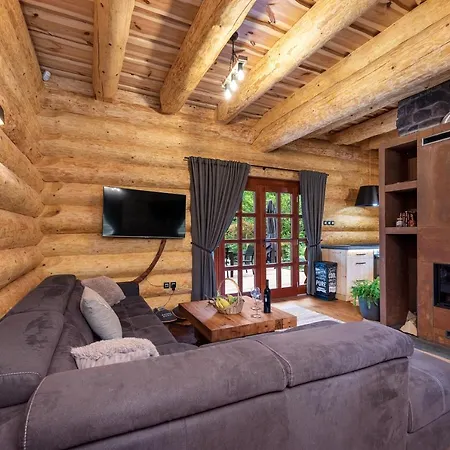 Log House The River Pearl Brod na Kupi