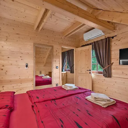Log House The River Pearl Villa *