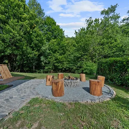 Log House The River Pearl Villa *