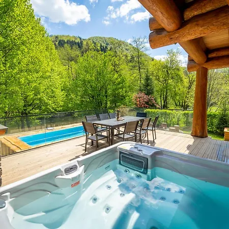 Log House The River Pearl *