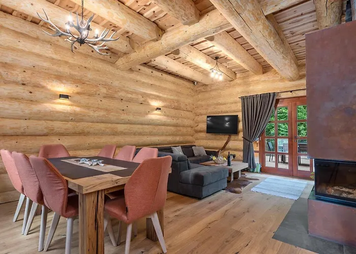 Log House The River Pearl *