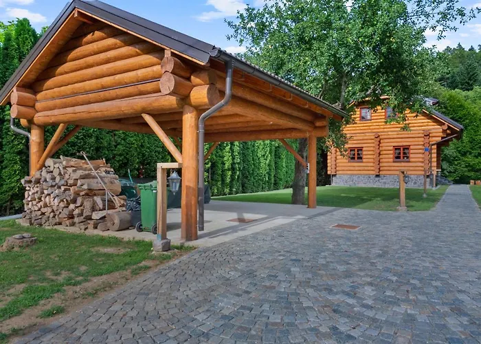Vilă Log House The River Pearl