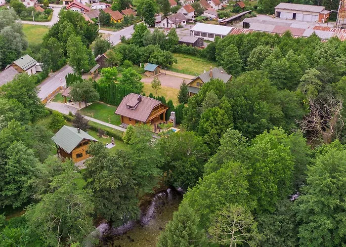 Vilă Log House The River Pearl