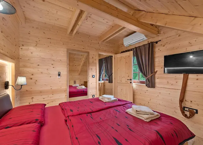 Log House The River Pearl Villa *