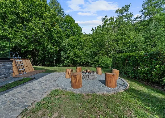 Log House The River Pearl Villa *